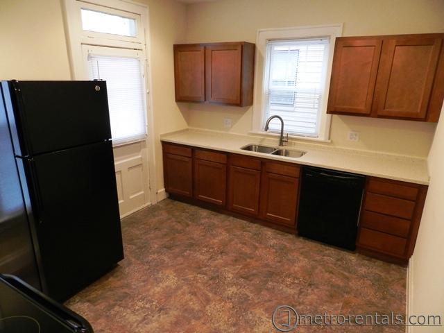 Building Photo - 2444 Deming Ave