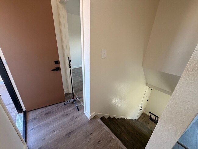 Building Photo - South Garden Apartments