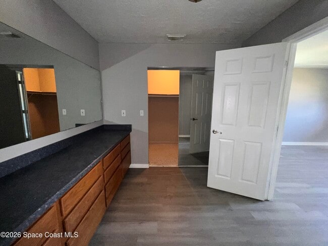 Building Photo - 460 Bargello Ave SE