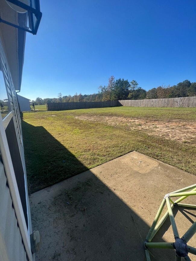 Building Photo - 4 Bedroom/2 Bathroom  Home in Thomson, Georgia just off the Bypass