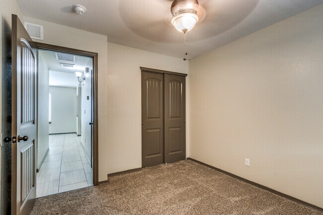 Building Photo - Charming 4 Bedroom Corner Lot Home For Rent