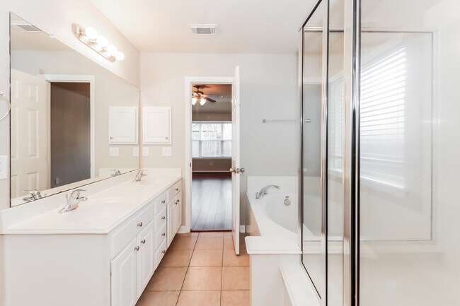Building Photo - 7310 Enchanted Rock Ln