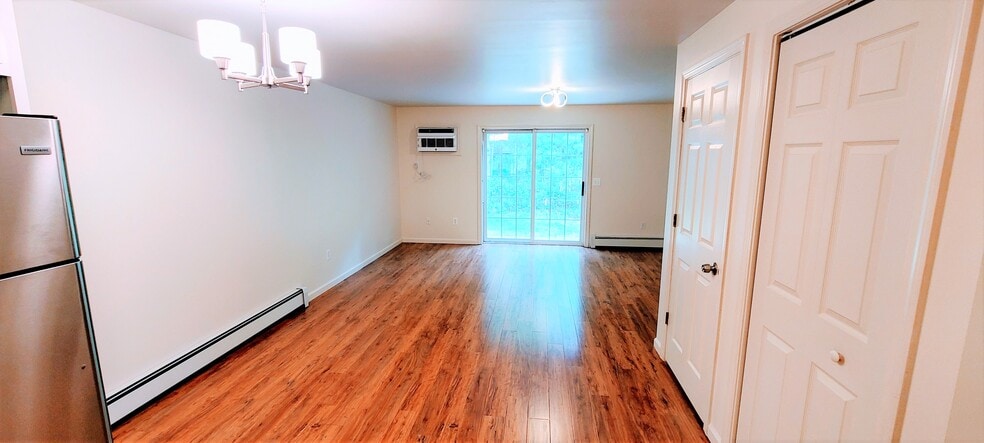 Building Photo - 61 Hilltop Dr