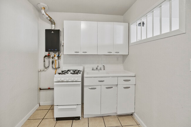 Building Photo - 3914 Thomason Ave