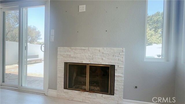 Building Photo - 2470 Saratoga Ln