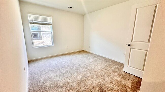 Building Photo - 20404 Deer Creek Dr