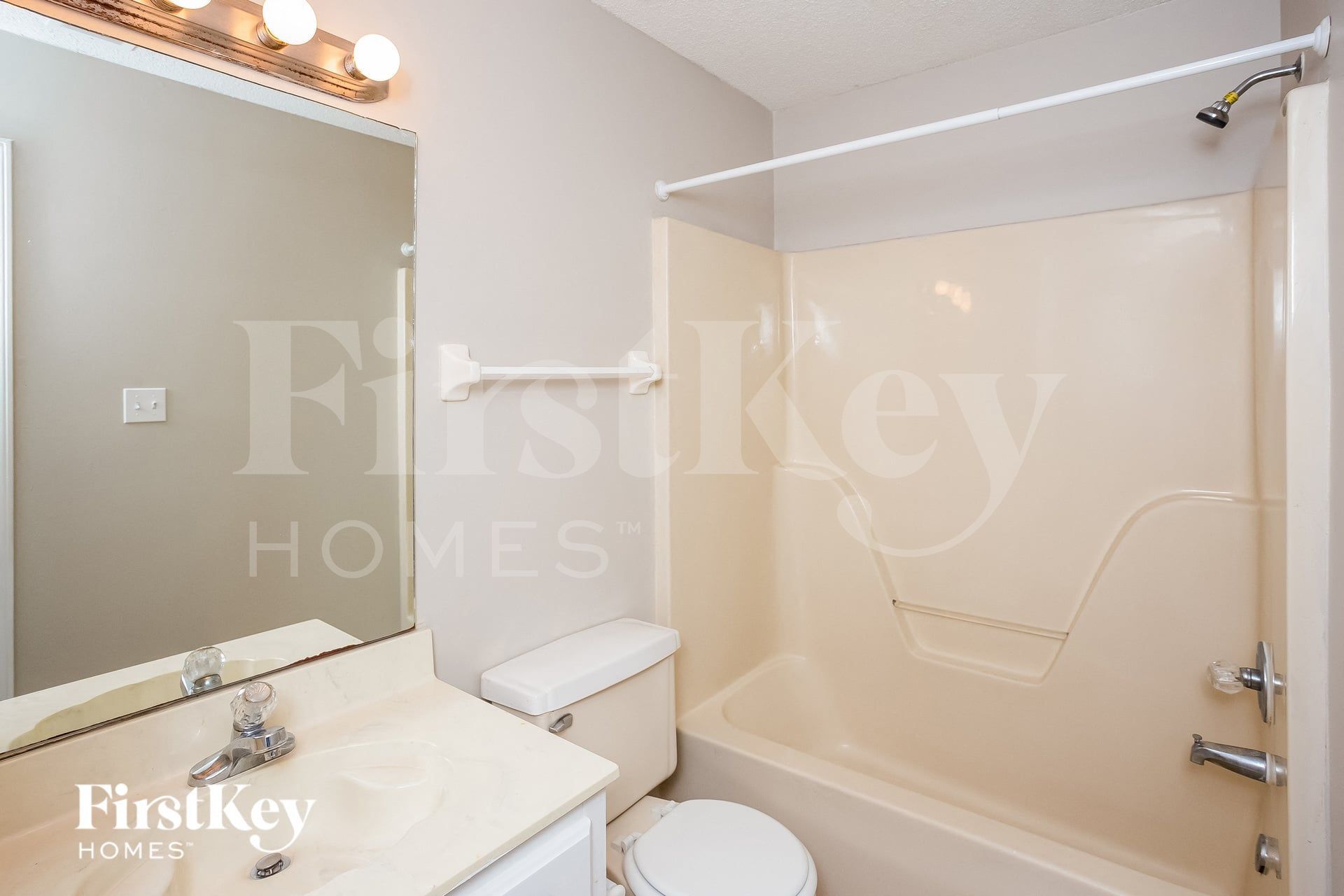Building Photo - 4668 Amanda Oaks Cir S
