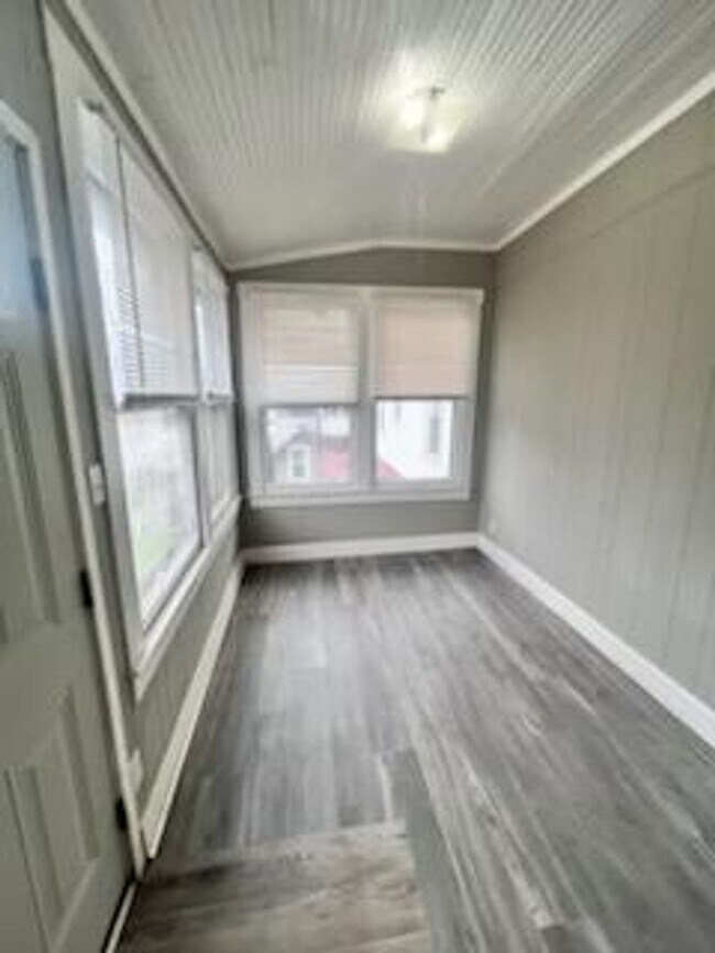 Building Photo - 724 Cecil Ave