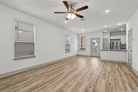 Building Photo - Room in Duplex on Briarwood Pass