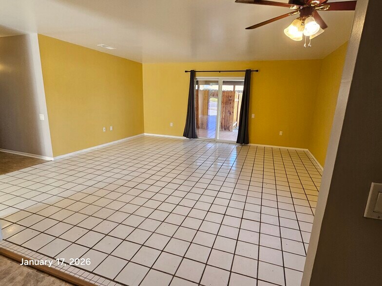 Building Photo - 42405 Iowa st