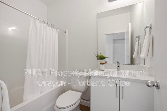 Building Photo - 725 SE 78th Ave