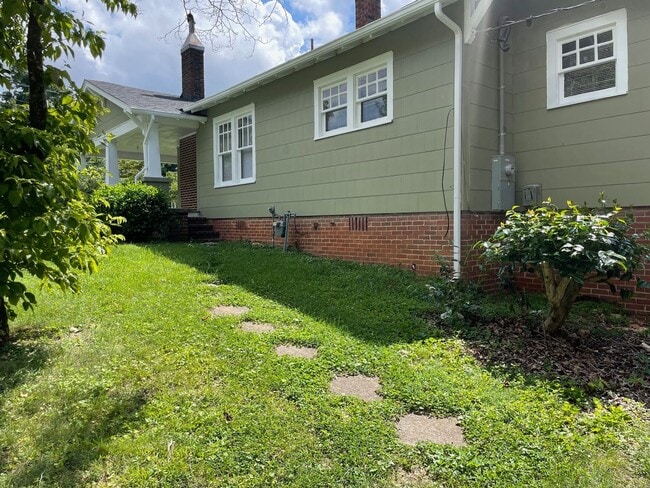 Building Photo - Beautiful 3 bed, 1 bath home located in As...