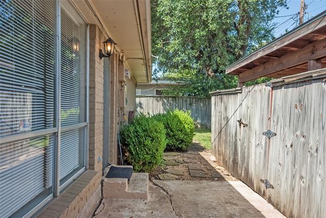 Building Photo - 10679 Sandpiper Ln