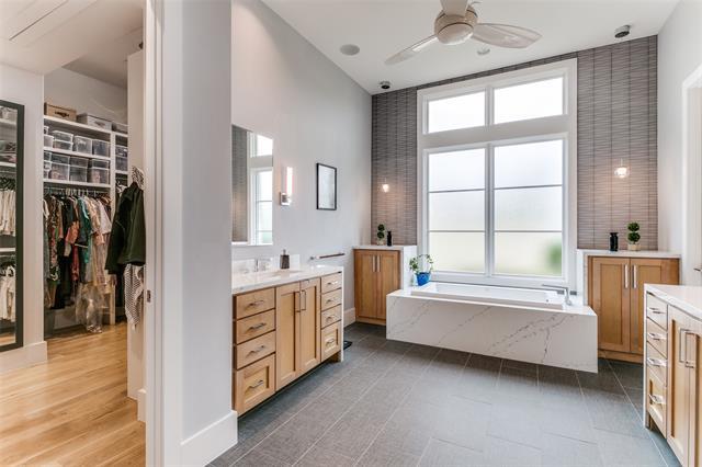 Building Photo - 2218 Castilian Path