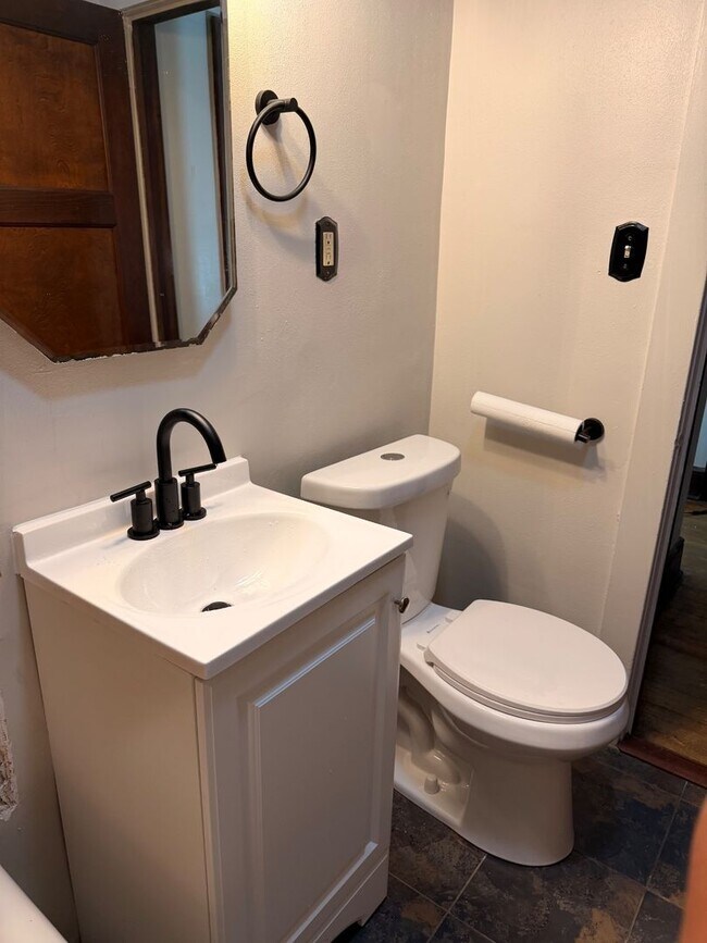 Building Photo - 4624 N 30th St