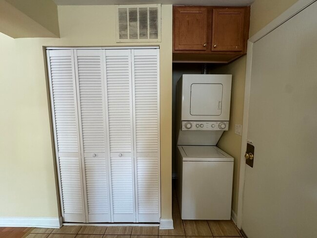 Building Photo - 460 N Lake Shore Dr