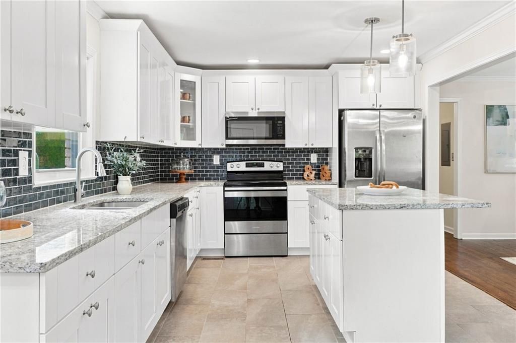 Building Photo - 4691 Roberta Cir