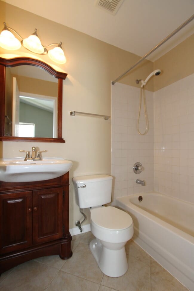 Building Photo - 2554 Dickens Dr