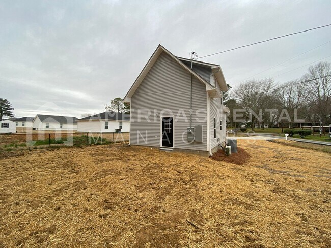 Building Photo - Home for Rent in Cullman! View with 48 Hou...