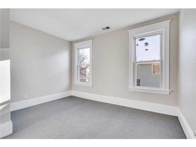 Building Photo - Available NOW!!  3 Bedroom Upper Level Dup...
