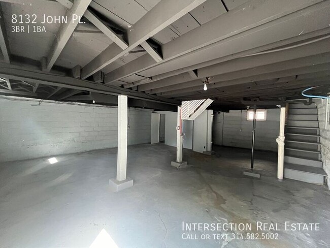 Building Photo - 8132 John Pl