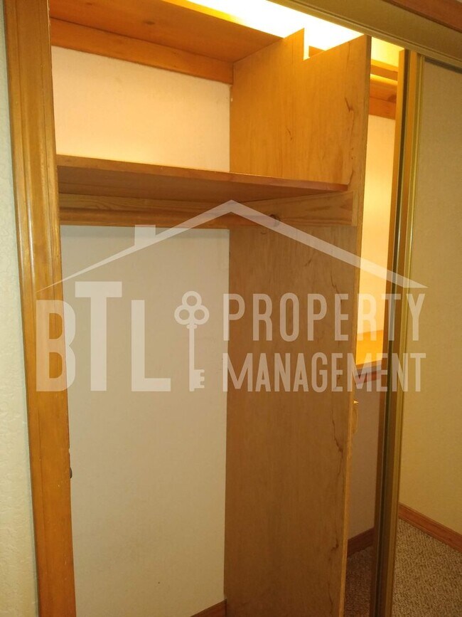 Building Photo - Condo by Lake with RV Spot!! 55+ Community