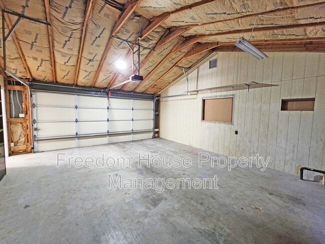 Building Photo - 5391 Money St