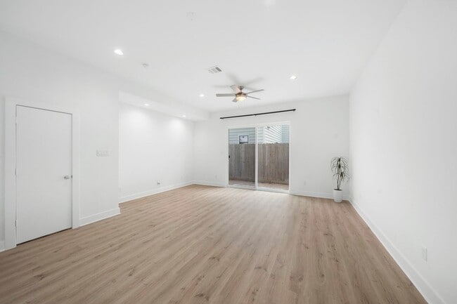 Building Photo - 1512 Barbee St