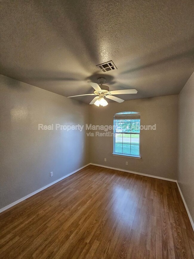 Building Photo - 11003 East 119th St N