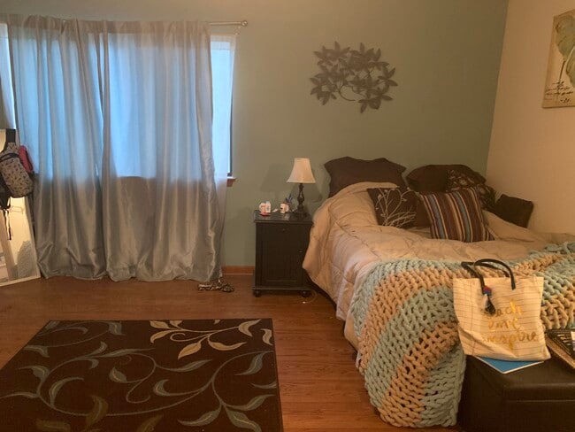 Master bedroom - 46 Held Cir