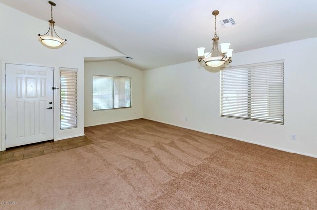 Building Photo - Gorgeous 4 Bed Single Level Norterra Home