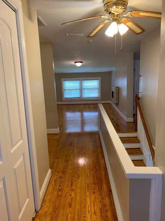 Building Photo - Beautiful 5 bed/2 bath house