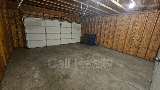 Building Photo - 1217 E Chantel Dr