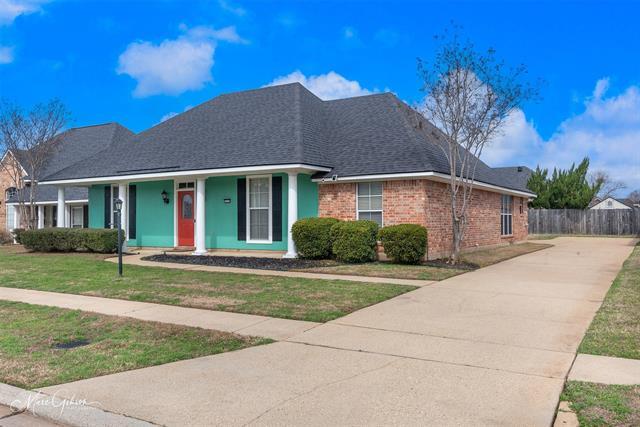 Building Photo - 3303 Colonial Dr