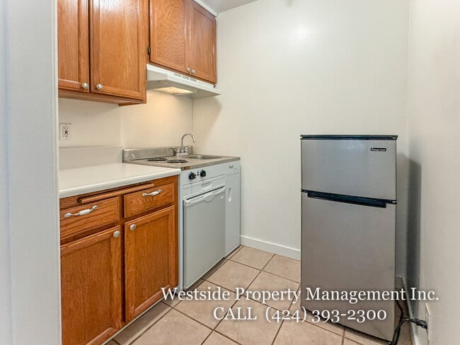 Building Photo - 1117 3rd St