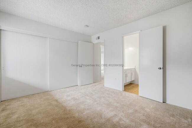 Building Photo - 7280 Corsican Dr