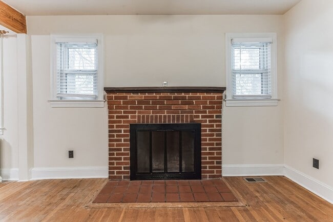 Building Photo - 4-bedroom, 2.5-bath home located in Upper Marlboro