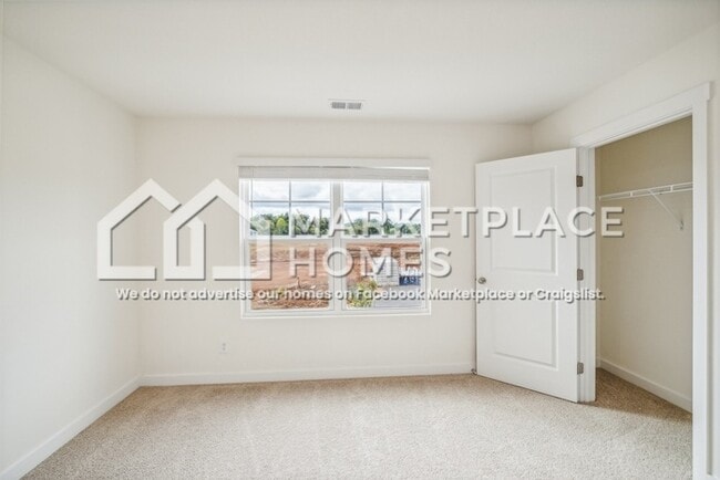 Building Photo - 4146 Hines Ln NE