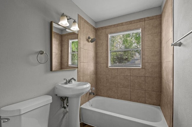 Building Photo - Spacious 3 Bedroom 1 Bath Home with Fresh Updates and Expansive Backyard