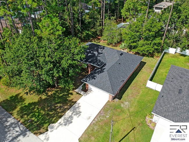 Building Photo - 83 Brushwood Ln