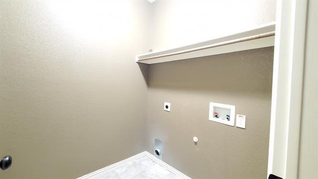 Building Photo - 2401 Eaton Dr