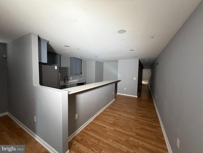 Building Photo - 1831 W Diamond St