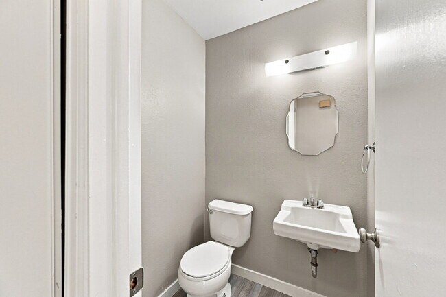 Building Photo - $2,440.95, 2 Beds - 3 Bath, Single Family Home in Littleton with Brand New Appliances!