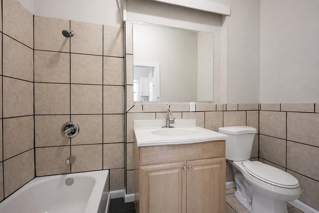 Building Photo - 17 S Tuxedo St