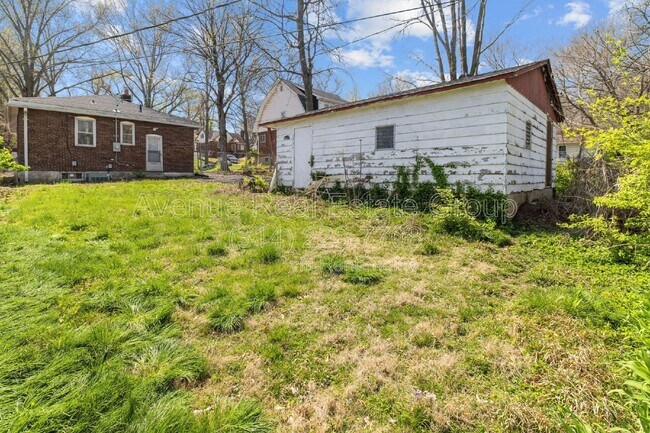 Building Photo - 8009 Monroe Ave