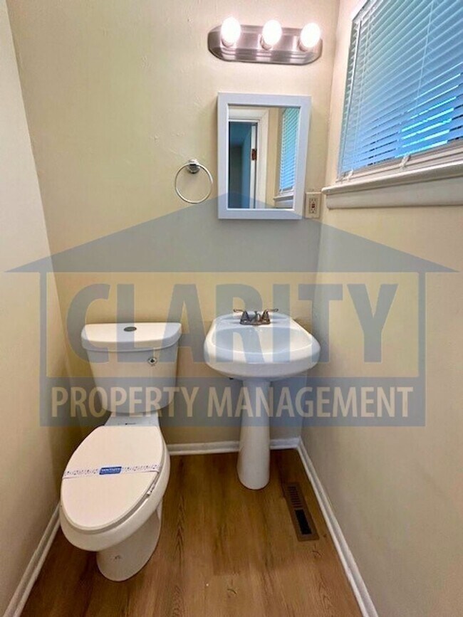 Building Photo - Three bedroom ranch-style home in Chattanooga!