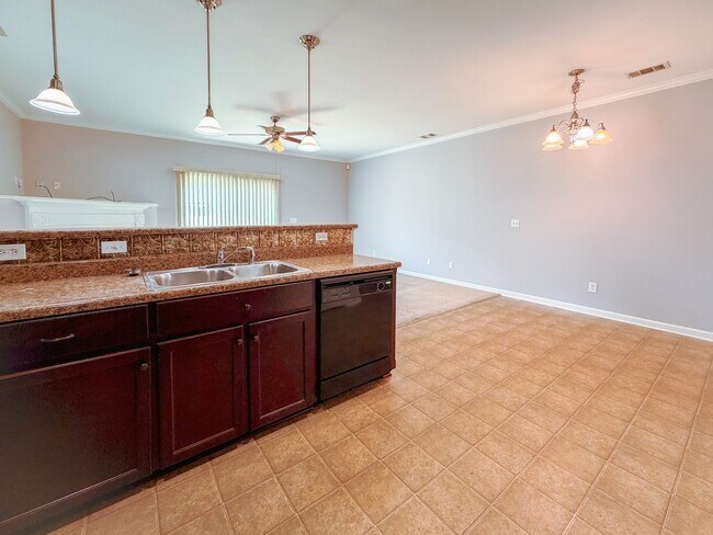Building Photo - 11 Red Robin Ct