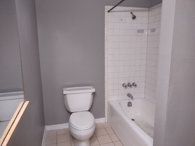 Building Photo - 2000 Filhiol Ave