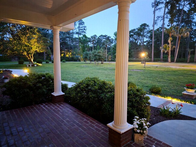 Building Photo - Peaceful paradise