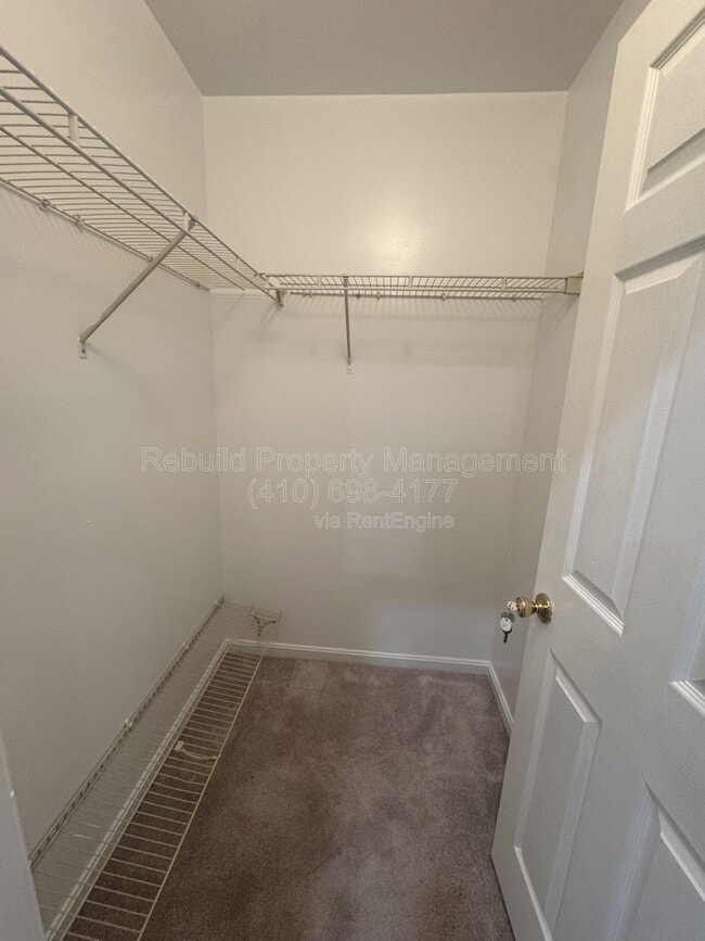 Building Photo - 54 Royalty Cir